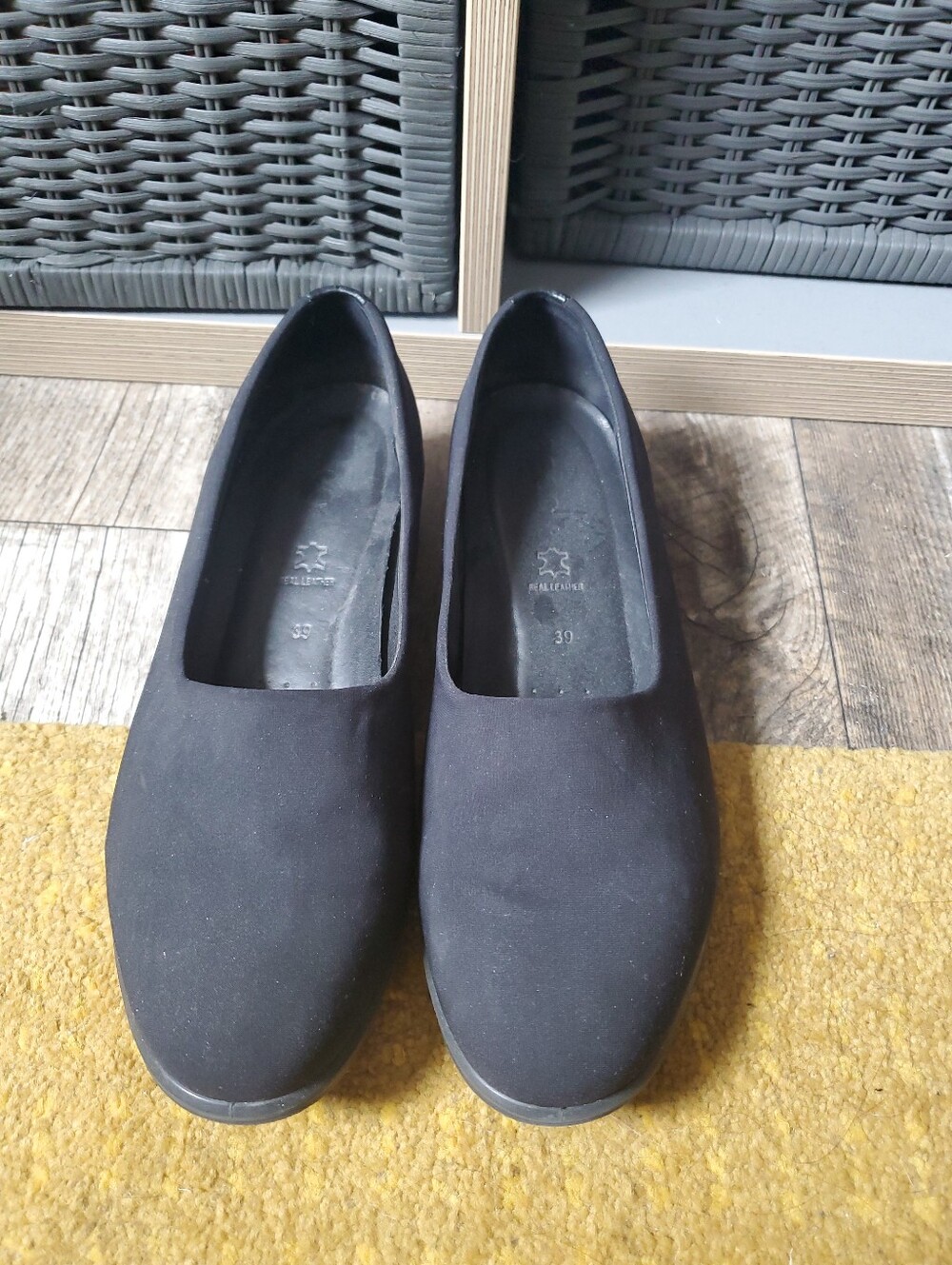 Ecco Black Leather wedges